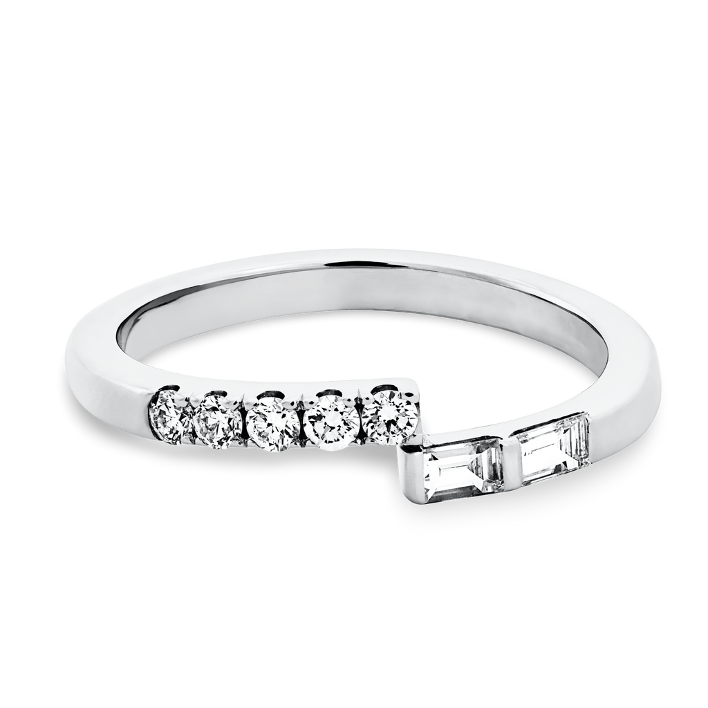 Diamond ring R.2