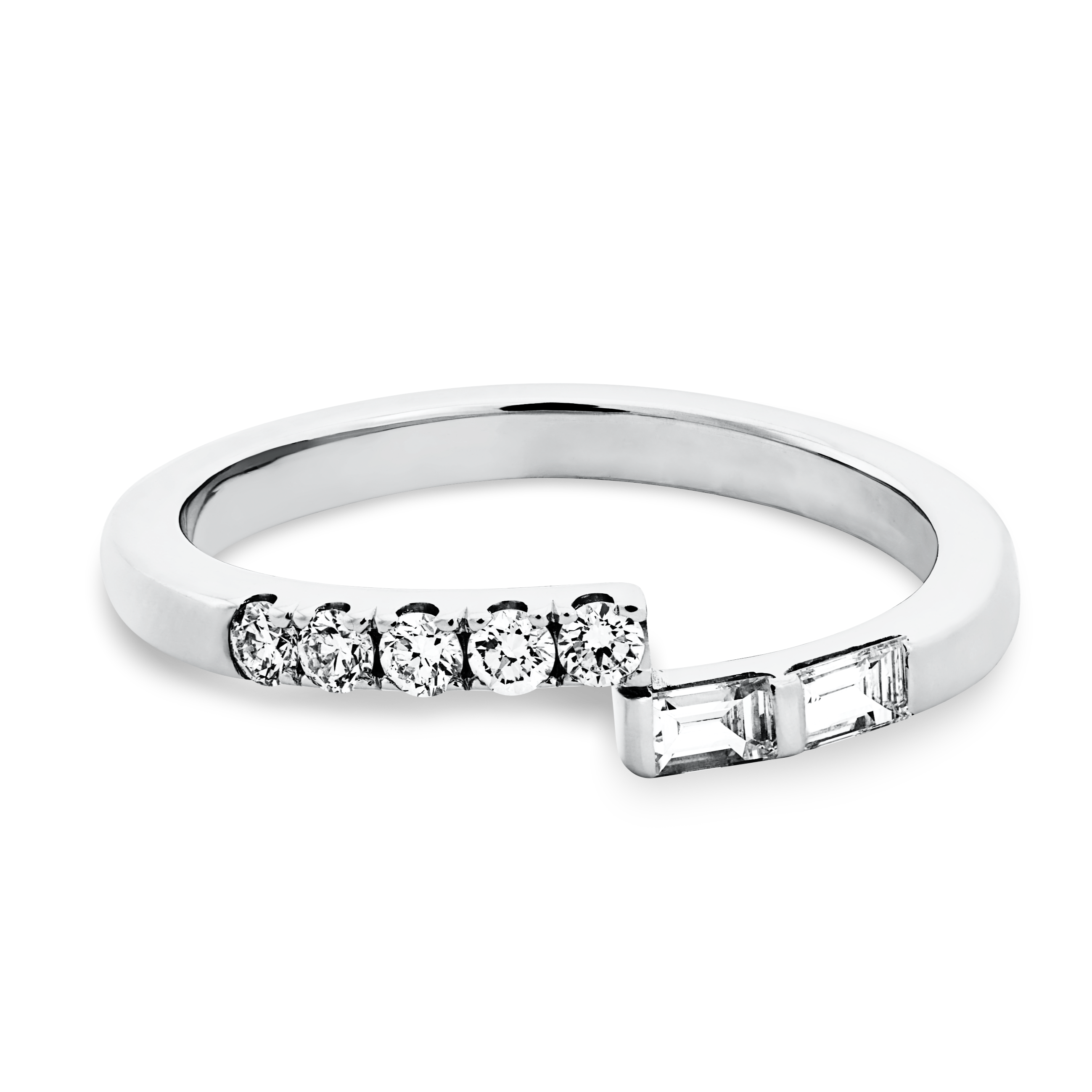 Diamond ring R.2